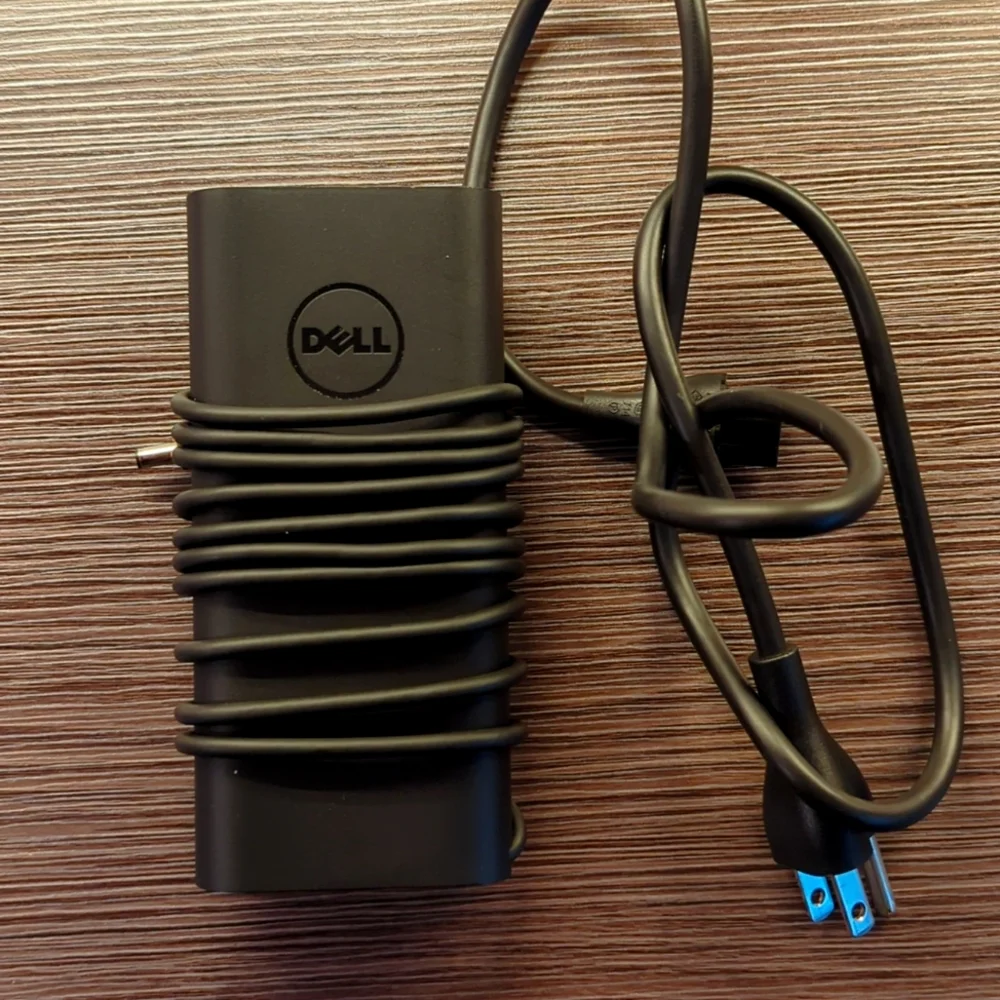 Genuine Dell 130w tip 4.5 mm power AC adapter for Dell XPS 15. 9530 9550